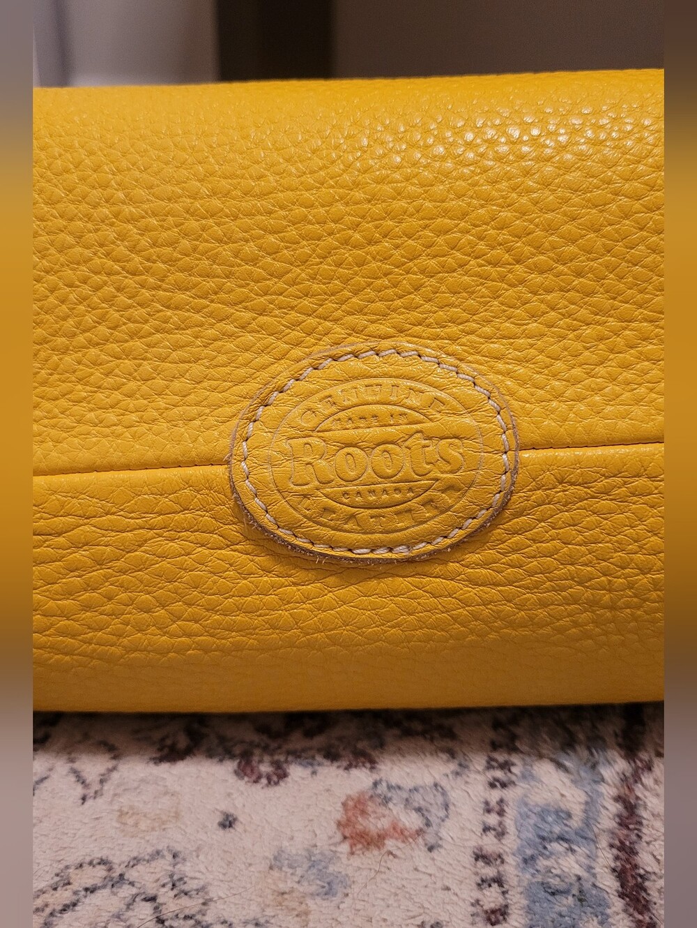 NWOT Roots French leather tote, Yellow/white - Picture 4 of 10